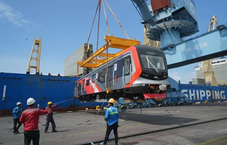 2 Trainset KRL Commuter Baru dari China Sampai di dalam tempat Indonesia, Kapan Dipakai KAI?