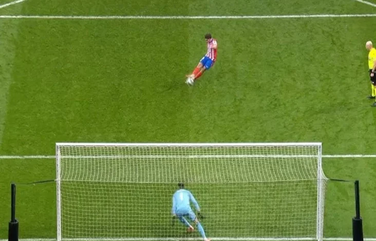 Kenapa Gol Penalti Double Kick Julian Alvarez Dianulir di tempat tempat Adu Penalti Atletico Madrid vs Real Madrid?