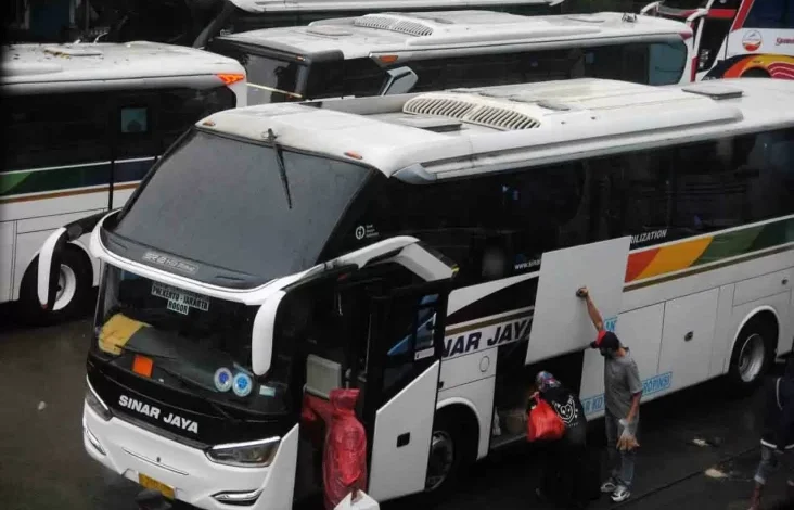 Panduan Memilih Bus yang digunakan dimaksud Layak Jalan lewat Stiker: Biru, Pink, lalu Tanda X, Apa Bedanya?