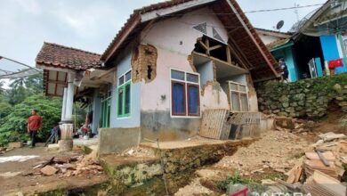 Angin kencang landa Korsel, sebagian bangunan roboh dan juga listrik padam