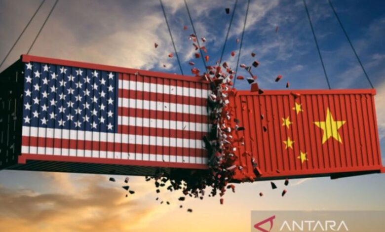 Trump cabut aturan “duty-free” bagi barang bernilai kecil jikalau China