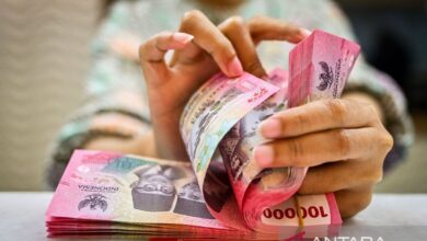 Rupiah menguat dipengaruhi pelemahan data sektor ekonomi Negeri Paman Sam